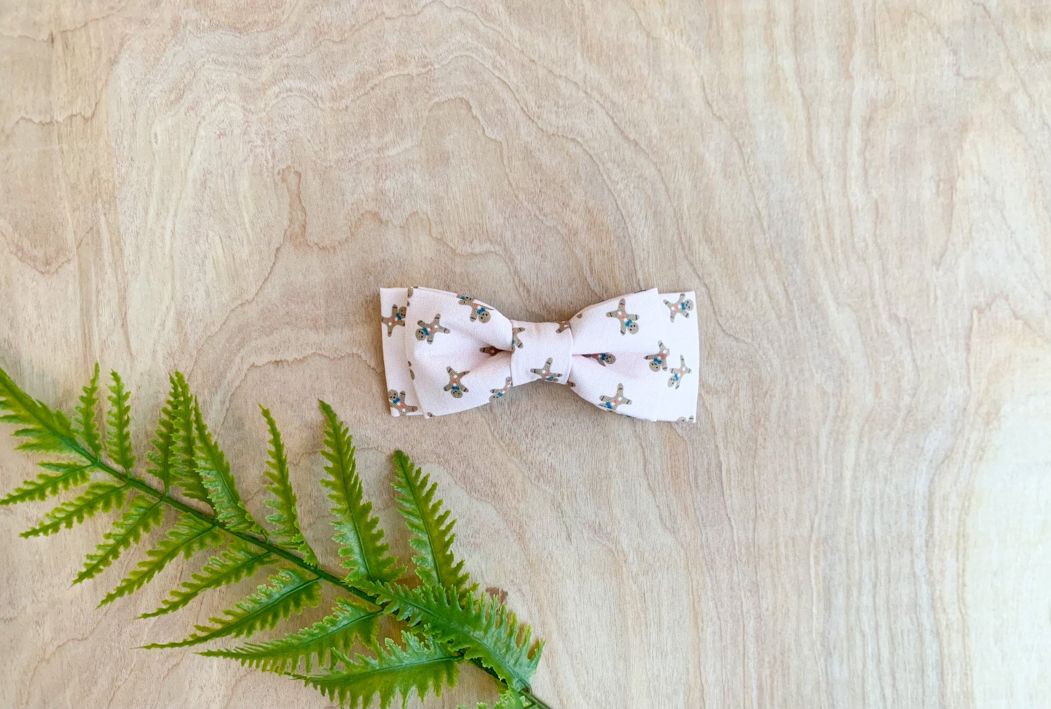 gingerbread bowtie